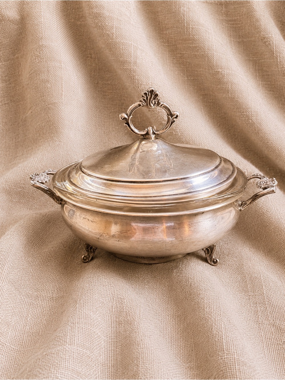 Vintage Electric Silverplate Covered Serving Dish Food Warmer w/ Pyrex Insert